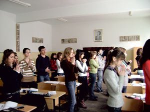 „Studiul Religiei corijează lipsa transmiterii valorilor religioase în unele familii“ Poza 95183