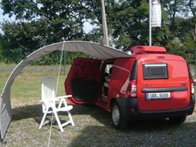 Logan pentru camping, cu paturi şi minibucătărie Poza 95224