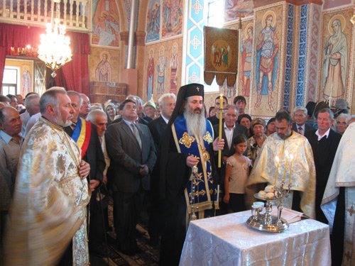 Biserica din Cozmeşti a serbat 100 de ani de la prima sfinţire Poza 95419