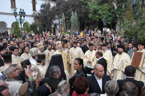 Prima Liturghie după 60 de ani în biserica Palatului Cotroceni Poza 314307