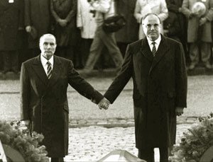 Reuters: „Visul lui Kohl pentru o Europă unită rămâne o afacere neîncheiată“ Poza 95822