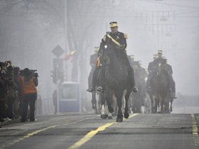 10.000 de persoane au asistat la parada militară de la Arcul de Triumf Poza 96092