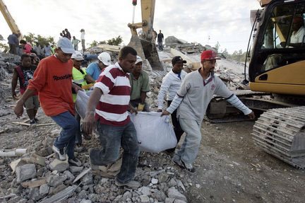 Rugăciuni pentru victimele cutremurului din Haiti Poza 96563