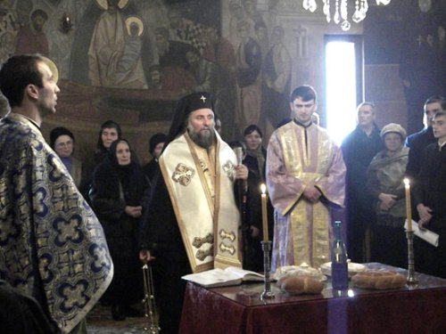 Seminarul Teologic din Craiova şi-a serbat ocrotitorul Poza 96630