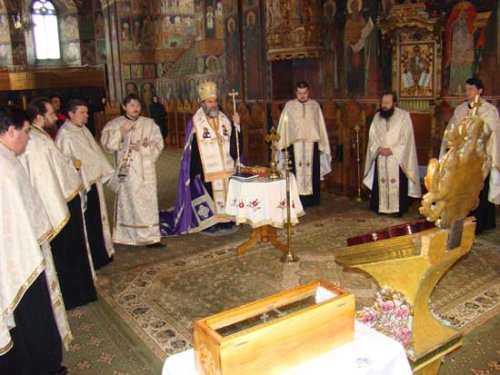 Te Deum la Roman, cu prilejul împlinirii a 85 de ani de Patriarhat Poza 96735