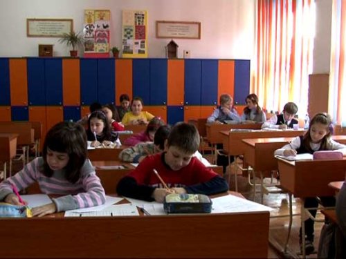 Religia, Educaţia civică şi Desenul artistic, aprofundate la Oneşti printr-un concurs Poza 97199