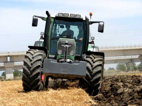 Scumpirea motorinei afectează campania agricolă de primăvară Poza 97210