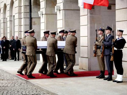 Funeraliile preşedintelui Poloniei vor avea loc sâmbătă Poza 97563