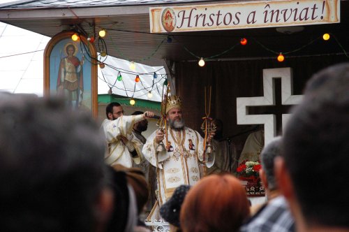 Tradiţia slujirii arhiereşti la Biserica „Sf. Gheorghe” din Bacău Poza 305625