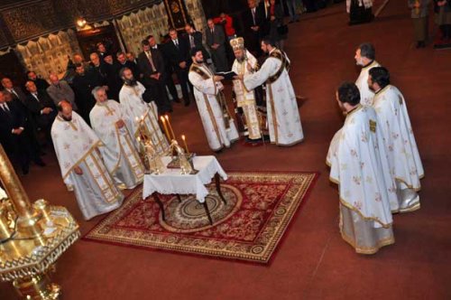 Şedinţa de constituire a noii Adunări eparhiale a Arhiepiscopiei Dunării de Jos Poza 98004