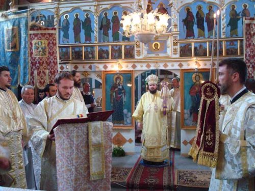 Liturghie arhierească în Parohia Popeşti – Marghita Poza 98053