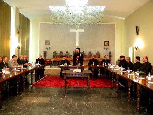 Membrii Adunării eparhiale din Arhiepiscopia Craiovei au fost confirmaţi Poza 98104