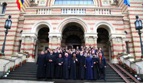 Teologii promoţiei 2000 s-au reîntâlnit la Sibiu după zece ani Poza 98130