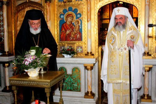 Preafericitul Părinte Patriarh Daniel, la Catedrala din Curtea de Argeş Poza 98355