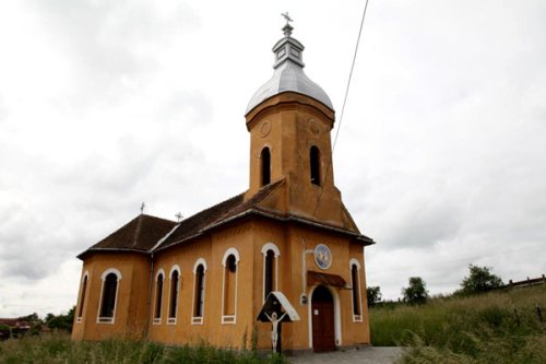 Biserica românilor din Fişer Poza 98531