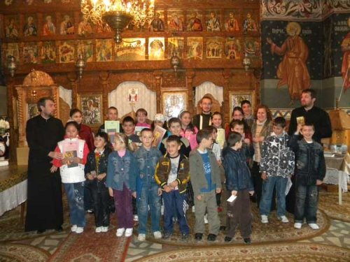 Cateheză şi filantropie la Biserica „Înălţarea Domnului“ din Târgu Jiu Poza 98617