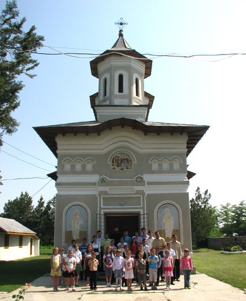 Un loc pentru bucuria copiilor din Torceşti Poza 98679