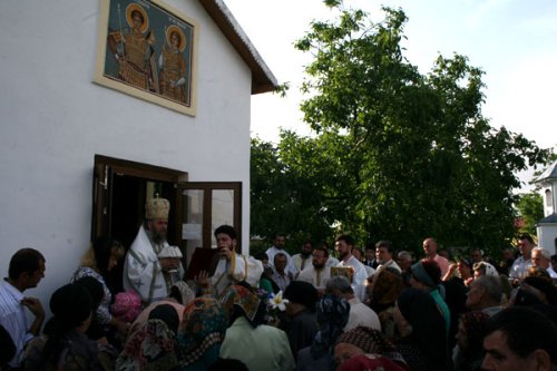 Biserica centenară a Parohiei Batogu din judeţul Brăila a fost resfinţită Poza 98728