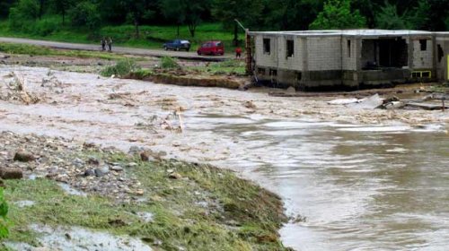 Situaţia rămâne dramatică în Suceava, Neamţ şi Bacău Poza 98937