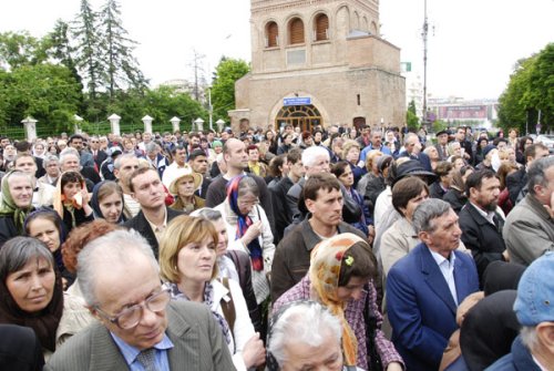 Când poporul e sărac, este şi Biserica săracă Poza 99228