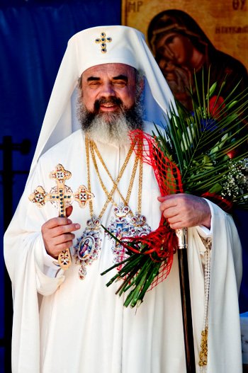 Patriarhul României a împlinit 59 de ani Poza 99244