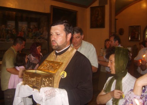 Sfântul Ioan Iacob de la Neamţ, cinstit de mii de pietreni Poza 99415