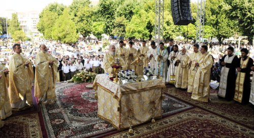 Sfântul Ierarh Nifon, cinstit în Arhiepiscopia Târgoviştei Poza 99577