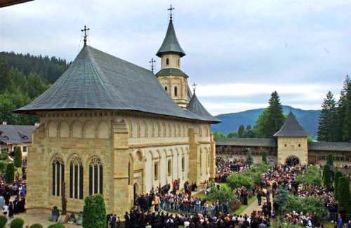 15 august este ziua Mănăstirii Putna, sărbătoarea Bucovinei Poza 99611