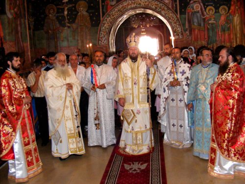 Sfinţii Brâncoveni, prăznuiţi la Mănăstirea Hurezi Poza 99707