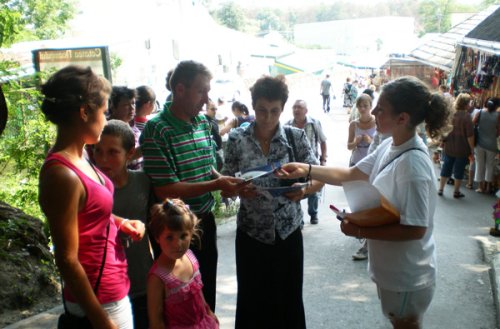 Activitate de voluntariat la Târgu Neamţ Poza 99730