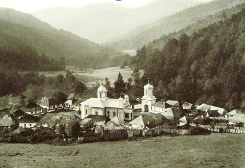 Mănăstirea prahoveană „Suzana“ la 1900 Poza 99814
