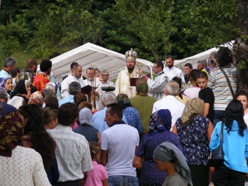 Sărbătoare la biserica din Goruneşti Poza 99844