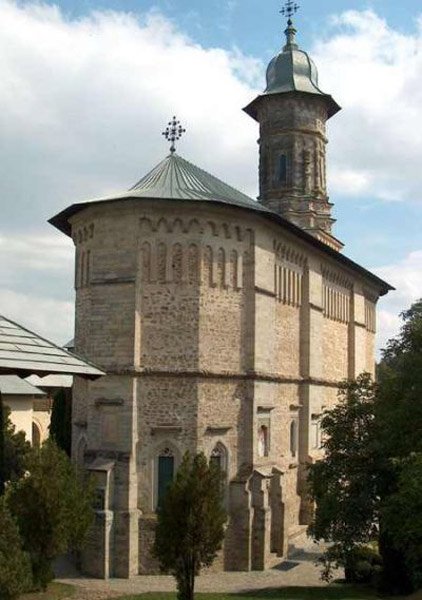 Tineri bucureşteni la Mănăstirea Dragomirna Poza 99857