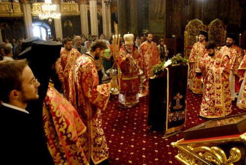 Înălţarea Sfintei Cruci la Catedrala patriarhală Poza 100266