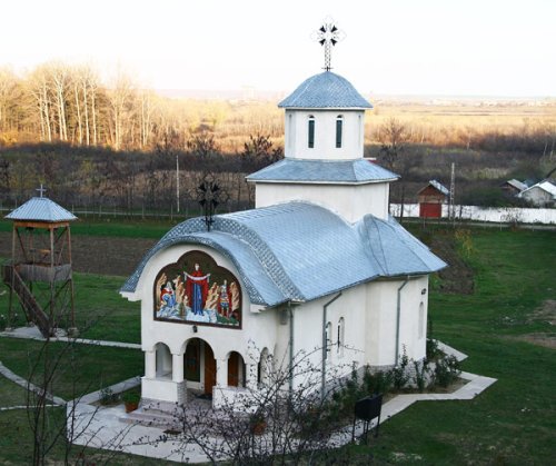 Hramul Mănăstirii Măineşti din Olt Poza 100576