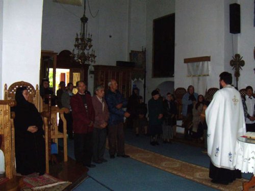 Ziua Vârstnicului la Mănăstirea Miclăuşeni Poza 100684