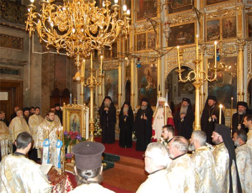 Patriarhul României,  primit cu bucurie la Iaşi Poza 100877