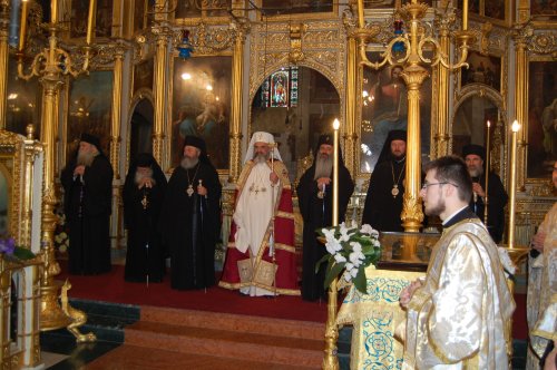 Patriarhul României, primit cu bucurie la Iaşi Poza 305355