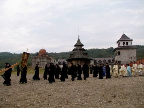 Mănăstirea Nera, în sărbătoare Poza 100925