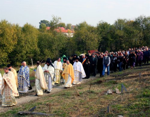Mănăstirea Dobreşti, în haine de sărbătoare Poza 100945