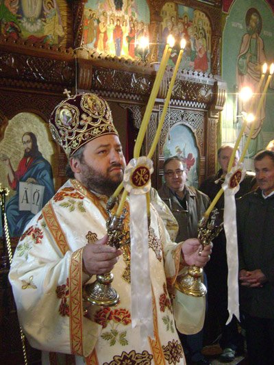 Liturghie arhierească în Parohia Streisângiorgiu, Hunedoara Poza 101009