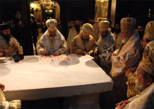 Patriarhul României a resfinţit Mănăstirea Golia