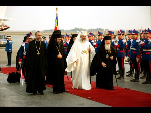 Patriarhul Ecumenic a ajuns aseară la Bucureşti Poza 101202