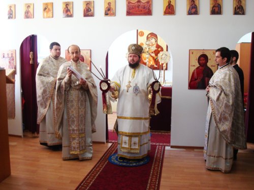 Hram la paraclisul Liceului Teologic Ortodox din Oradea Poza 101241