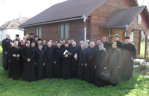 Conferinţă preoţească la Protopopiatul ortodox Ineu Poza 101377
