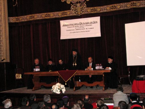 Conferinţe în eparhii dedicate Autocefaliei româneşti Poza 101383