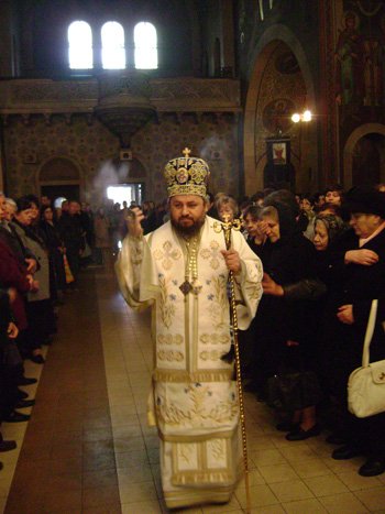 Catedrala din Orăştie şi-a sărbătorit ocrotitorii Poza 101545