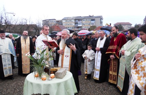 Piatră de temelie pentru o nouă biserică Poza 101588