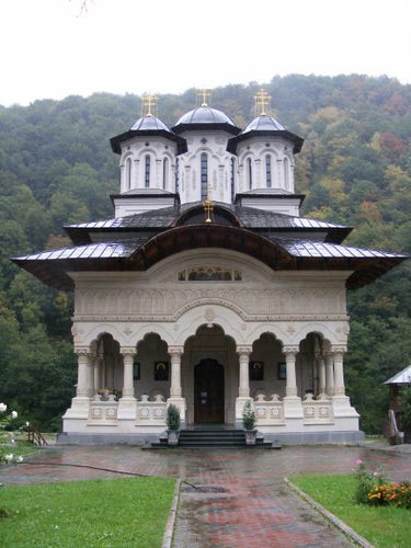 Resfinţirea bisericii vechi a Mănăstirii Lainici Poza 101832
