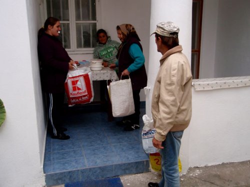 Extinderea şi diversificarea serviciilor cantinei Arhiepiscopiei Aradului Poza 102275